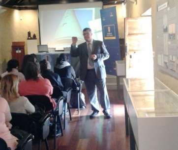 El director de la Casa-Museo León y Castillo ofreció una charla a los alumnos (Foto TA)
