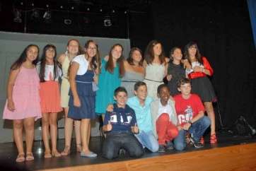 Imagen de archivo de la entrega de orlas del CEIP Esteban Navarro Sánchez (Foto TA)