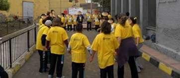 Alumnos de los centros participantes jugando (Foto TA)