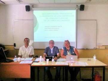 Rita Suárez, Aureliano Fernández García y José María Pérez Martel durante la exposición (Foto TA)