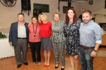 La profesora ya jubilada, Maribel García, en un momento del acto de anoche (Foto Jesús Ruiz Mesa)