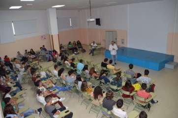 La charla tuvo lugar este viernes por la mañana (Foto TA)