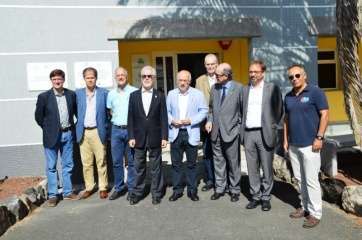 El presidente del Cabildo con el rector de la ULPGC e investigadores (Foto TA)
