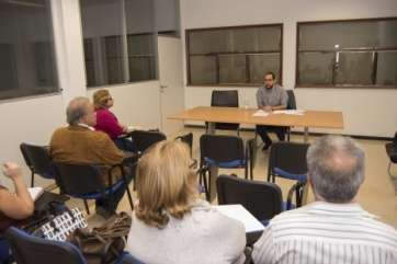 Momento de la reunión celebrada este viernes en el Cabildo (Foto TA)
