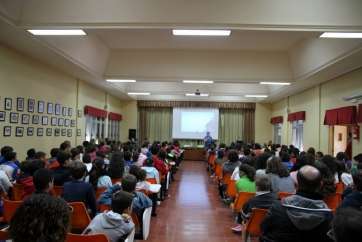 Imagen de archivo de una charla en el IES José Arencibia Gil de Telde (Foto TA)