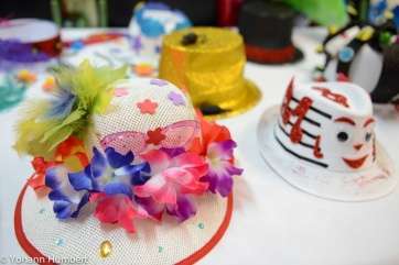 Varios de los diseños de tocados y sombreros carnavaleros (Foto Yohann Humbert)
