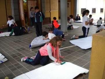 Los alumnos del CEIP León y Castillo llevan días preparando con cariño los adornos que lucirán este viernes por las calles de Telde (Foto TA)