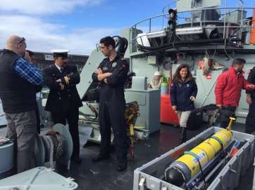 Imagen del planeador submarino a bordo de la patrullera portuguesa NRP-Zaire (Foto TA)