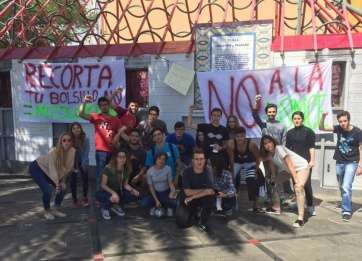 Protesta, hoy, en el IES José Arencibia Gil (Foto TA)