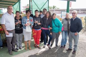 Consejeros del Cabildo con alumnos participantes en la jornada (Foto TA)