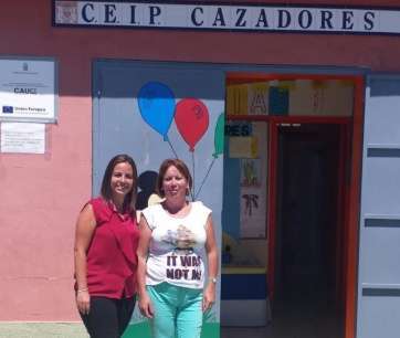 Saraiba Leal (i), en el colegio unitario de Cazadores (Foto TA)