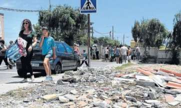 Vertedero junto a la entrada al colegio (Foto Gerardo Montesdeoca-C7)