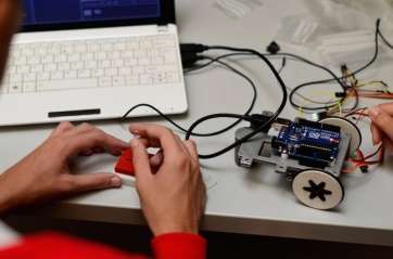 Imagen de un taller educativo de robótica (Foto TA)