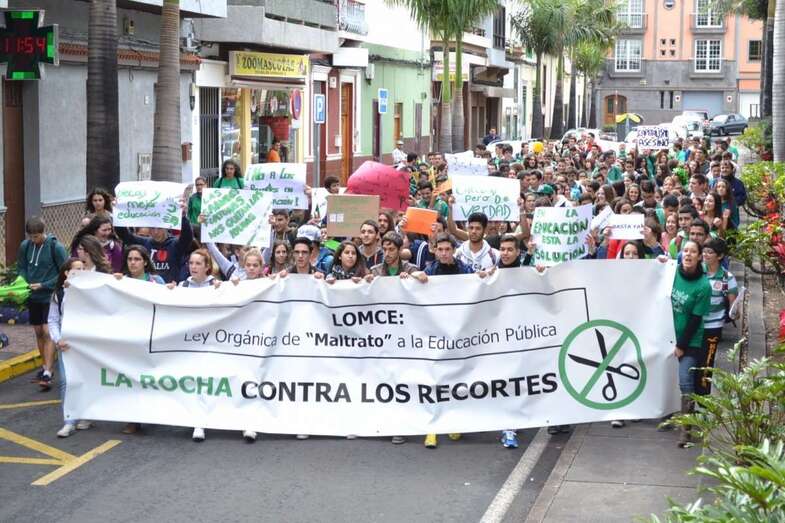 Imagen de archivo de una manifestación del IES La Rocha contra la LOMCE (Foto TA)