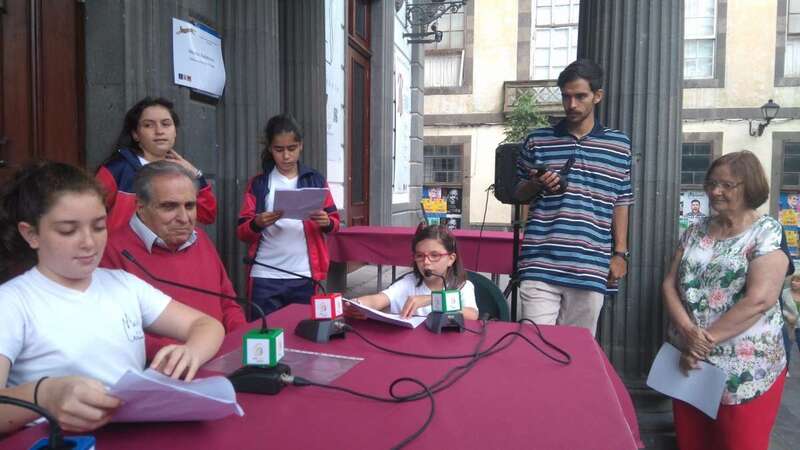 Los abuelos compartieron sus experiencias vitales con los escolares (Foto TA)