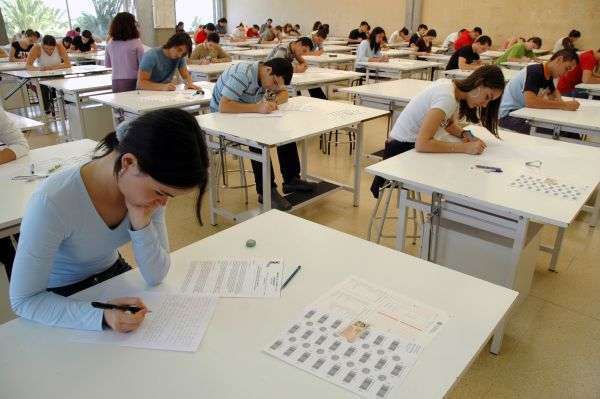 Imagen de archivo de un examen de la antigua PAU (Foto TA)