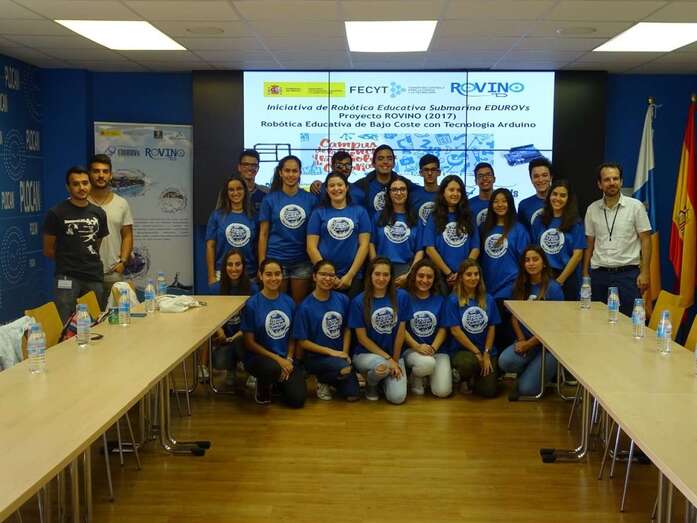 Jóvenes del CCT Canarias en las instalaciones de la Plocan (Foto TA)