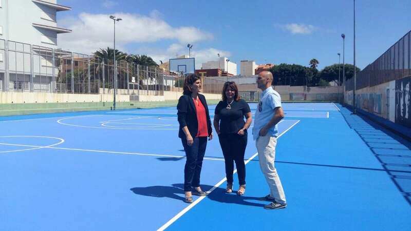 Dorta, Cabrera y Gil, esta mañana en el IES Casas Nuevas (Foto TA)
