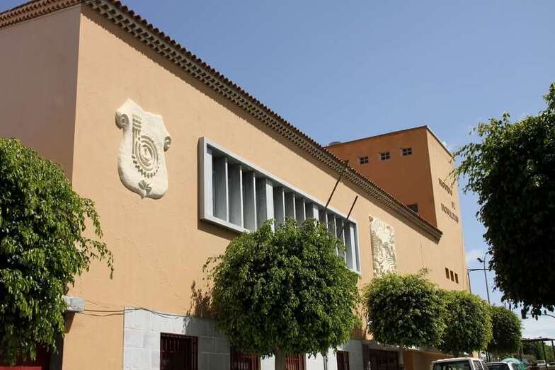 Fachada del edificio principal del IES José Arencibia Gil (Foto TA)