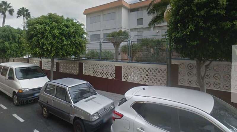 Muro exterior del IES José Arencibia Gil (Foto Google Maps)