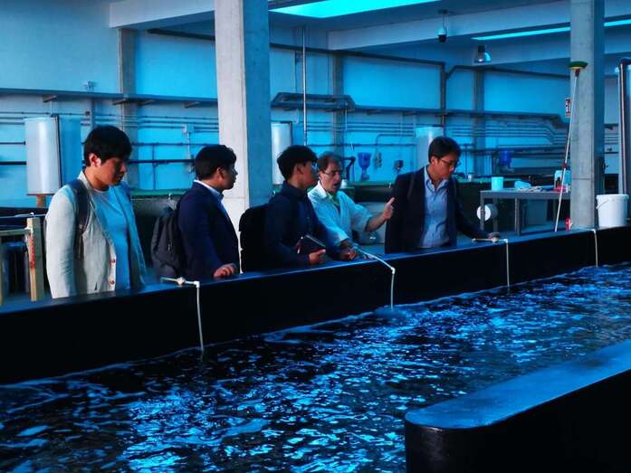 Los científico coreanos en Taliarte (foto TA)