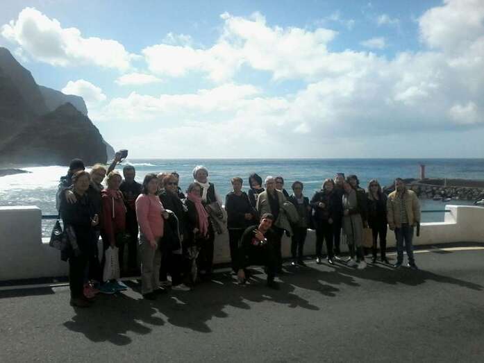 Grupo de alumnos y profesores en La Aldea (Foto TA)