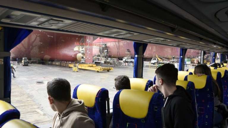 Estudiantes del IES Lila en su visita al Puerto (Foto Esteban Campillo/C7)