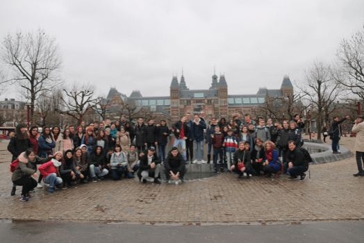 Imagen del grupo de visita en el Parlamento holandés (Foto TA)