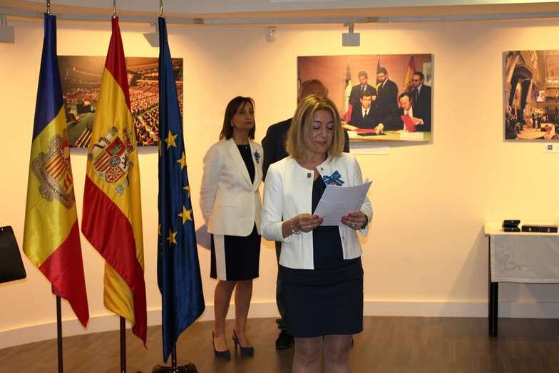 Auxi González durante la lectura de su intervención en el acto de reconocimiento (Foto TA)