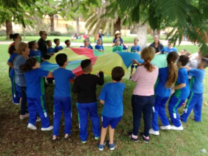 Momento de la fiesta de este miércoles en el parque de la Casa de la Condesa (Foto TA)
