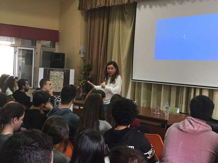 Momento de la charla de este martes (Foto TA)