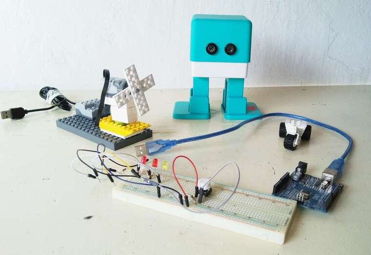 Piezas de robótica (Foto TA)