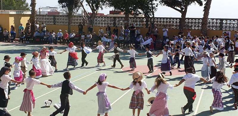 Imagen de uno de los bailes que protagonizaron los pequeños (Foto TA)