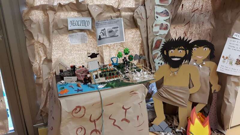 El aula se transformó en una cueva (Foto TA)