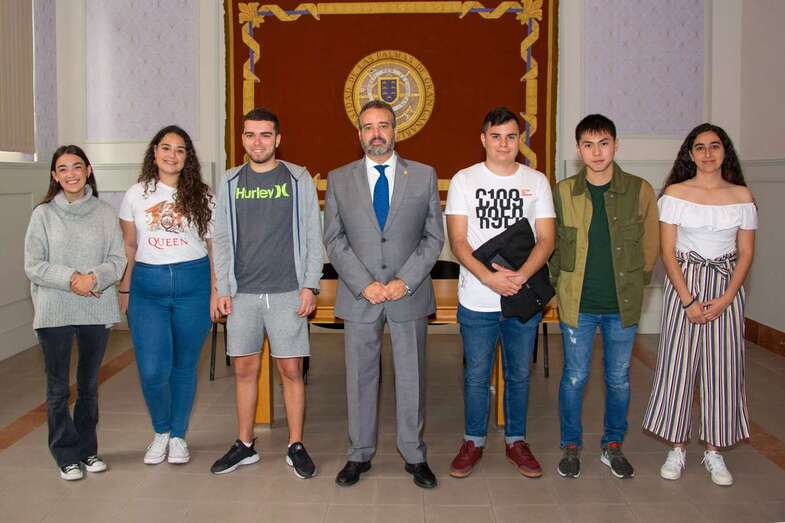 El rector de la ULPGC recibió a los alumnos con mejores notas de la EBAU en Las Palmas (Foto TA)
