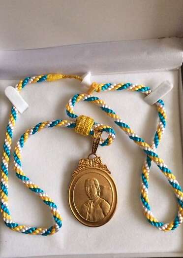 Medalla del Premio Viera Clavijo que recibirá el profesor teldense Francisco Urbano Melián Peña (Foto TA)