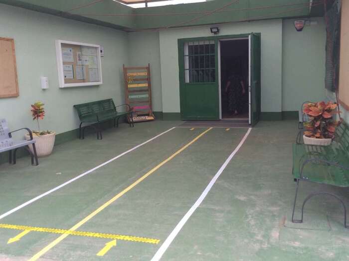 Imagen del acceso al edificio del IES El Calero (Foto TA)