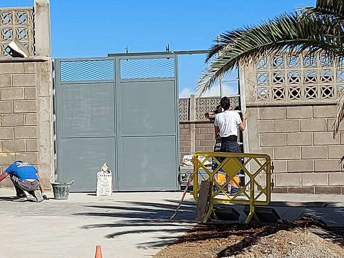 Trabajos de mantenimiento en el colegio/TA.