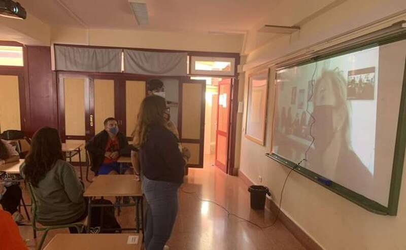 Charla con la profesora del centro griego / C7