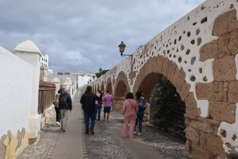 Imagen de la visita a su paso por la calle Inés Chemida de San Francisco / TA