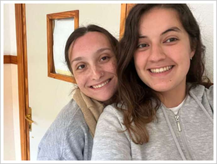 Andrea y Carolina/TA.