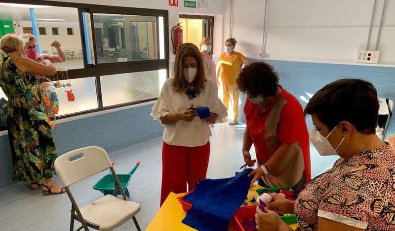 La alcaldesa de Telde durante una visita a una escuela infantil municipal/TA.