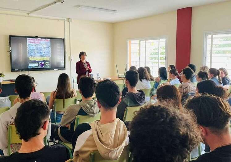 Pino Sosa, víctima del franquismo, dando su charla esta semana/C7.