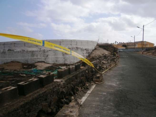 Parte del muro caído en Las Rubiesas-Melenara (Foto TA)