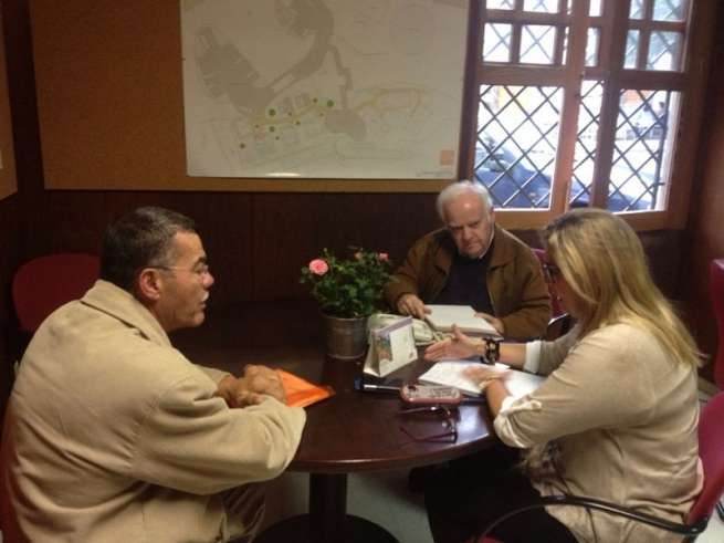 De izquierda a derecha, José Luis Santana, María González Calderín, y José Florido (Foto TA)