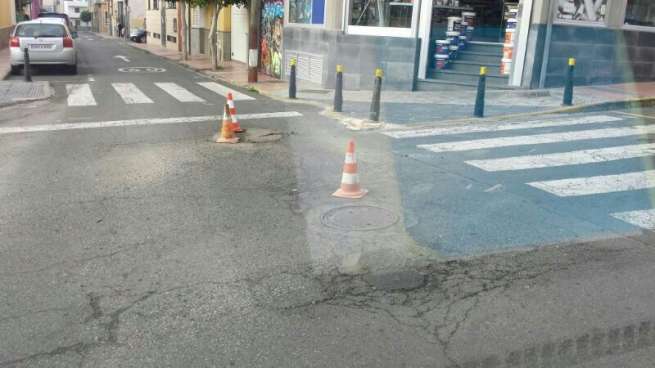 Trabajos este miércoles en las calles de Casas Nuevas (Foto TA)