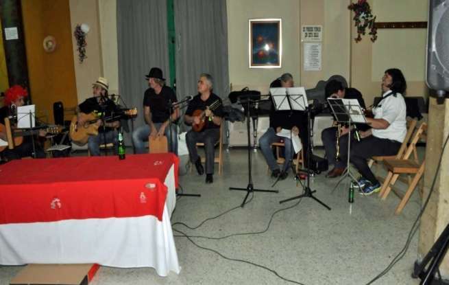 El grupo durante la actuación (Foto Agustín Cabrera)