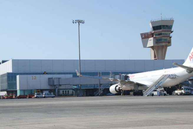 Nueva pasarela en el Aeropuerto de Gran Canaria (Foto TA)