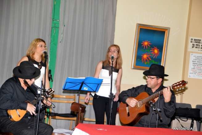 Momento de la actuación de esta noche de Timple Añejo (Foto Antonio Alí)