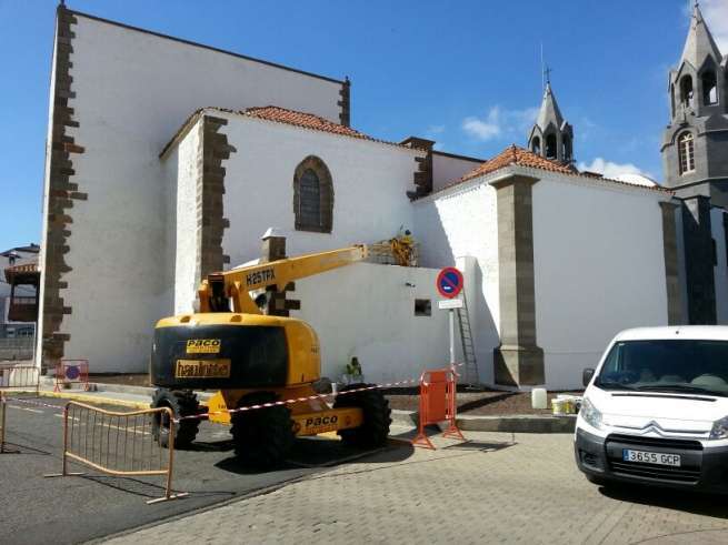 Trabajos en el exterior del templo (Foto TA)